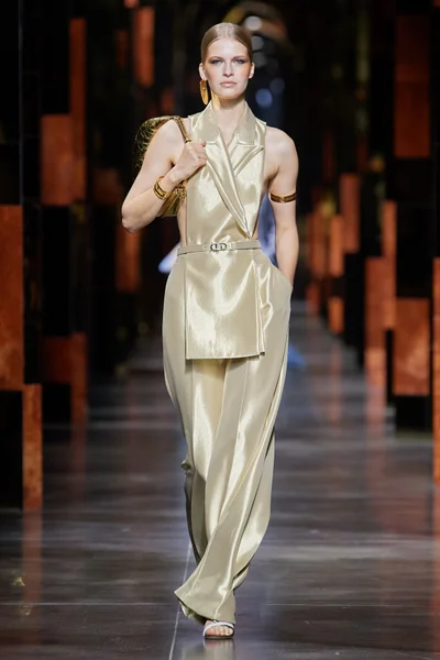 Look 40